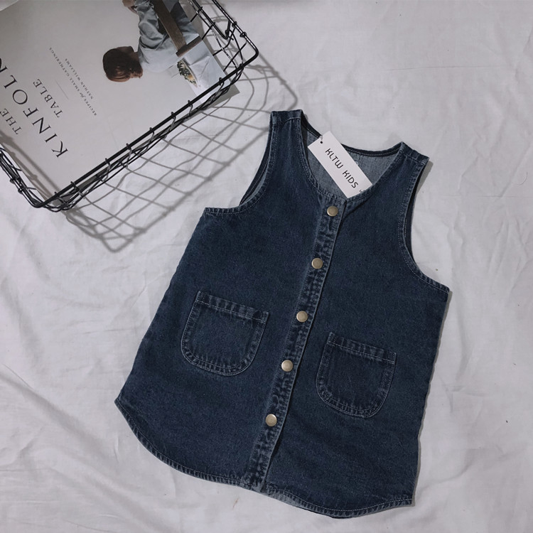 キッズファッション 前ボタン付きデニムジャンパースカート