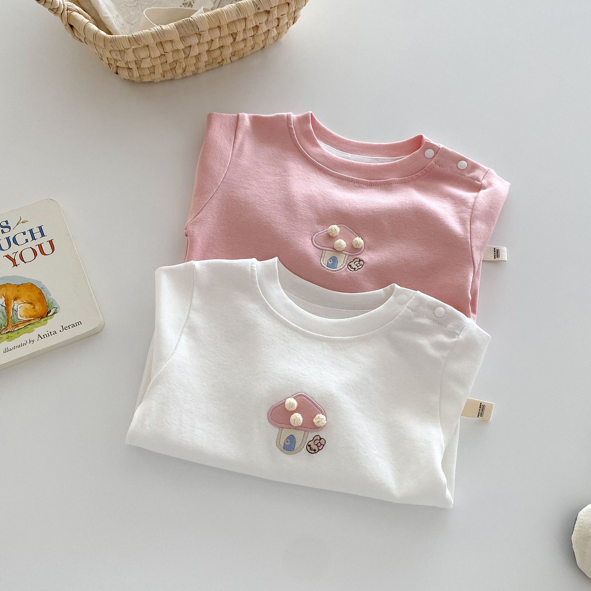 キッズファッション きのこ刺繍長袖ロンパース