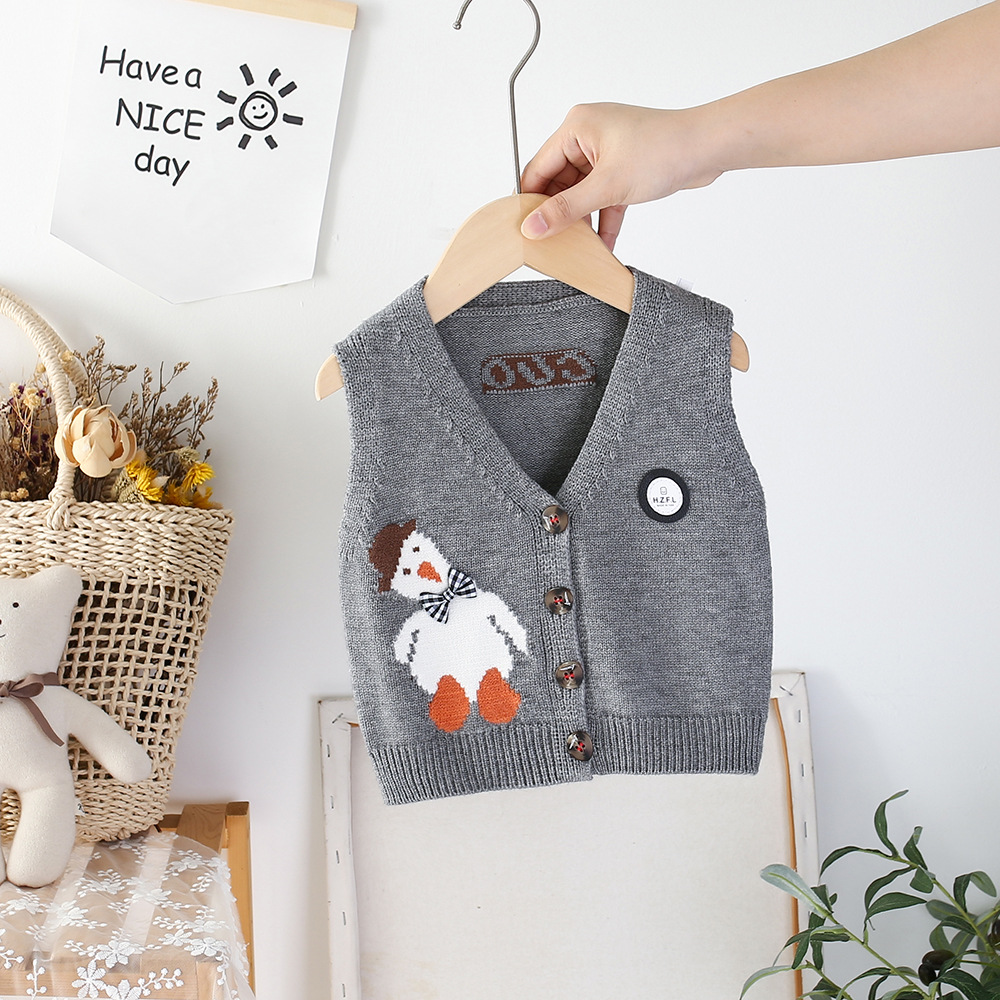 キッズファッション あひるちゃん刺繍のかわいいニットベスト