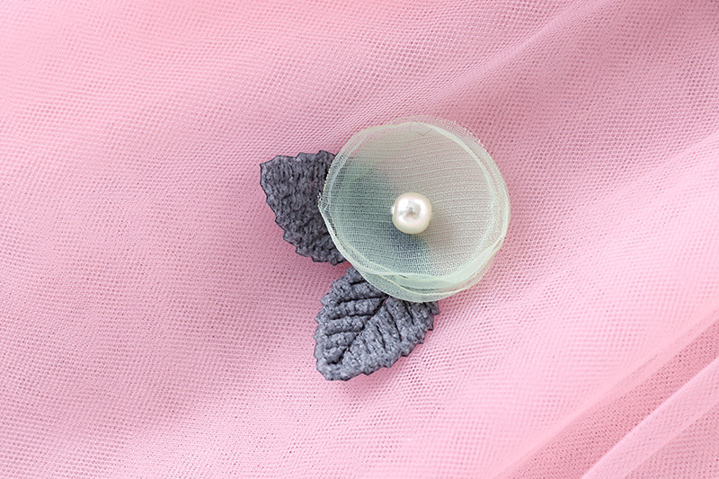 キッズファッション 蝶々刺繍とお花飾りの長袖ふんわりチュール姫様ドレス