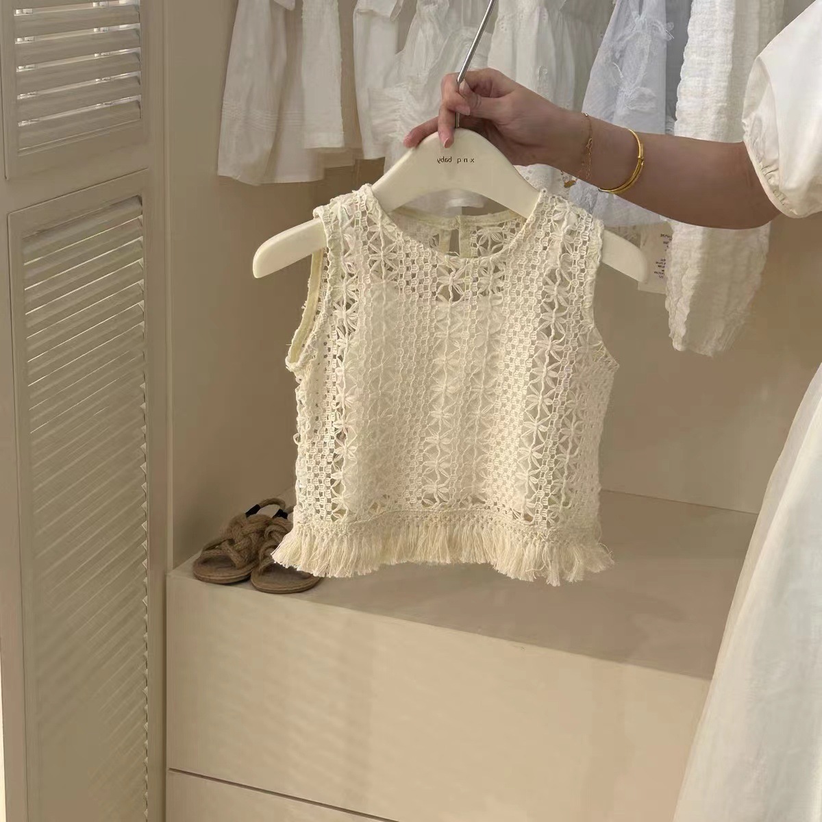 https://fulmo-img-server.com/everyday-kids-outfits/3d793f79-cc2c-4eee-8c56-279446b23104.jpg