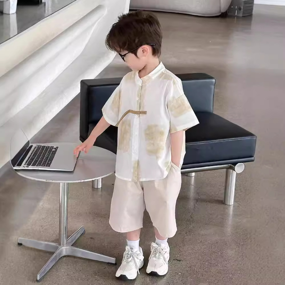 https://fulmo-img-server.com/everyday-kids-outfits/400fc7f9-154f-4ee3-aa56-9fb4fdc3592a.jpg