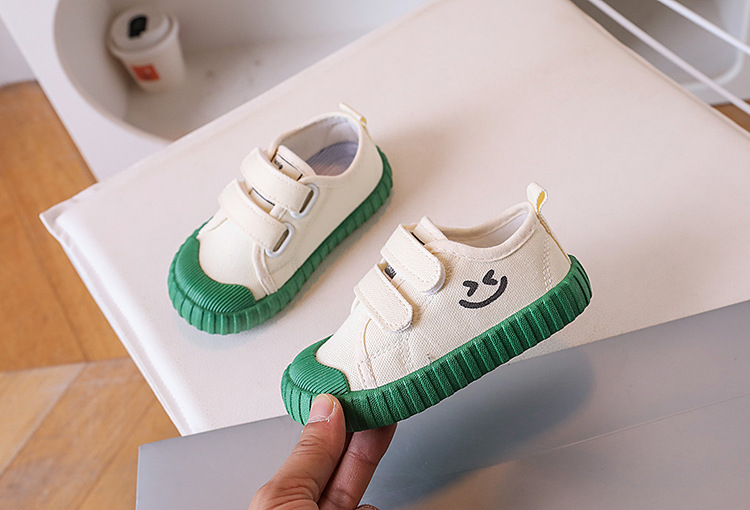 https://fulmo-img-server.com/everyday-kids-outfits/421171c4-1171-4904-8811-5b2bdd2424c8.jpg