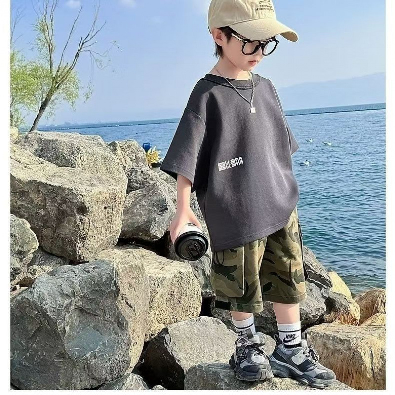 https://fulmo-img-server.com/everyday-kids-outfits/43f71bc7-bb9c-4fb6-83f8-d5fe2251e061.jpg