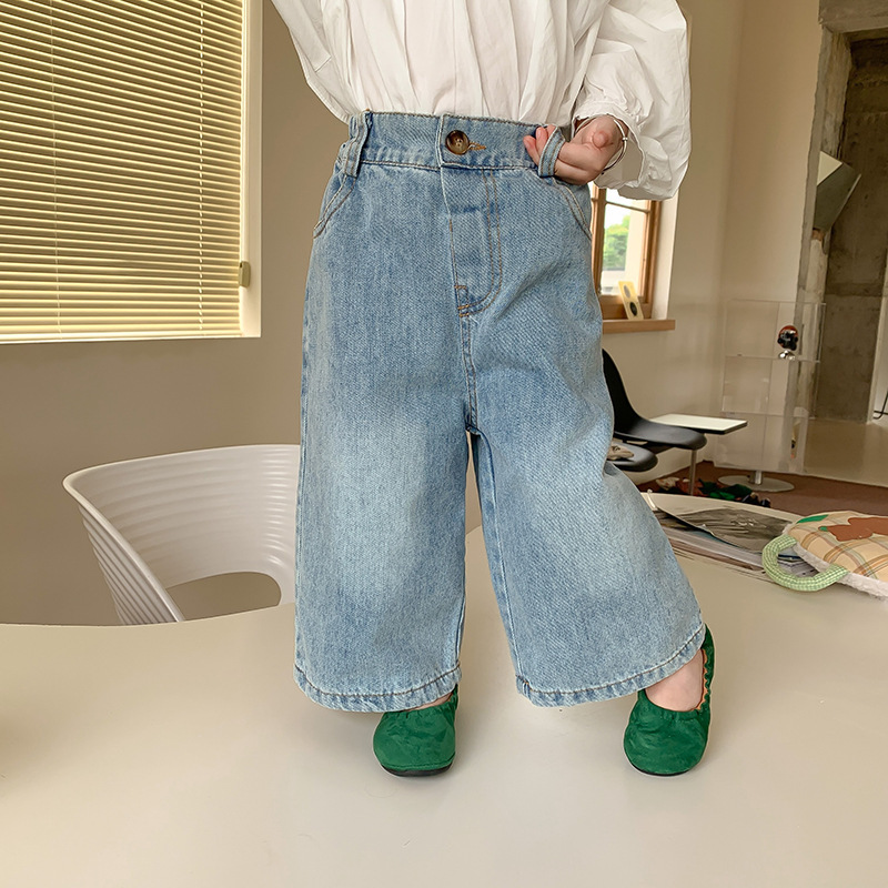 https://fulmo-img-server.com/everyday-kids-outfits/476c8310-a717-4f87-86bb-c9bf12dd9b85.jpg