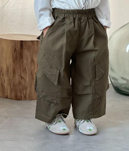 https://fulmo-img-server.com/everyday-kids-outfits/4969f265-cfda-46e5-8109-0b8575b8ea4b.jpg