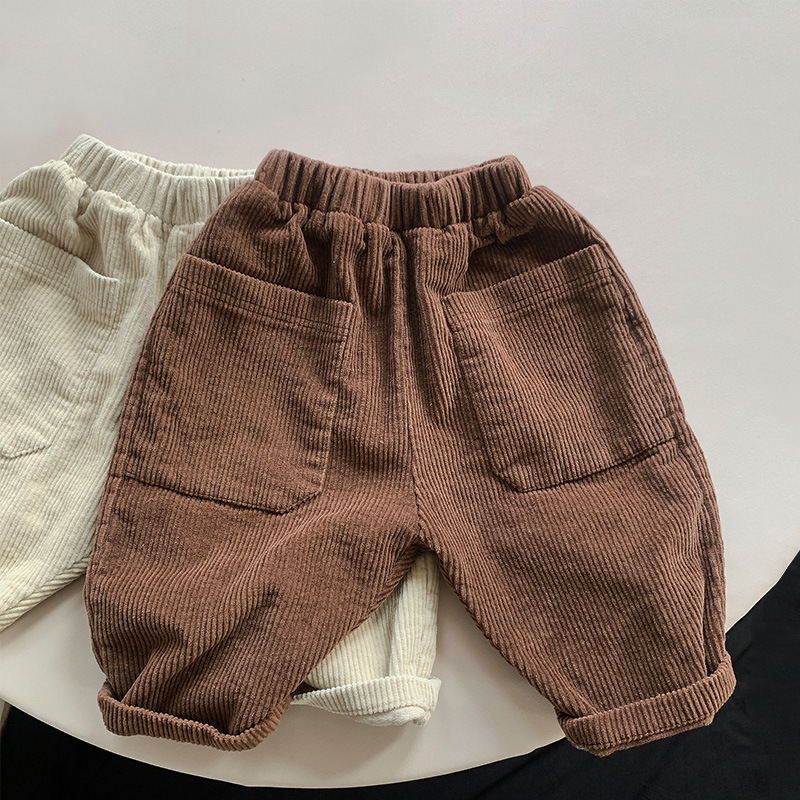 キッズファッション ふわもこコーデュロイ生地のゆったりショートパンツ