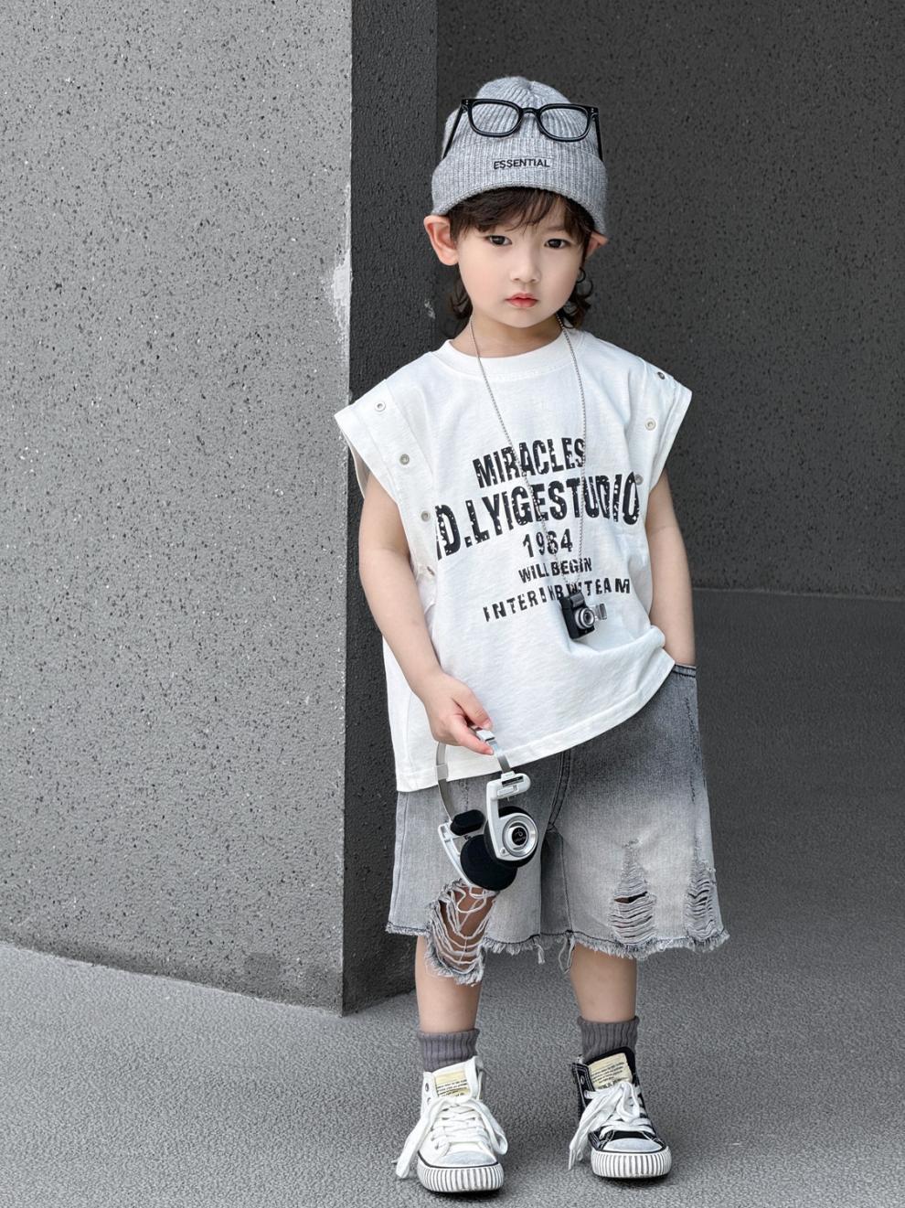 キッズファッション Tシャツ　ヴィンテージ風ロゴプリント半袖Tシャツ