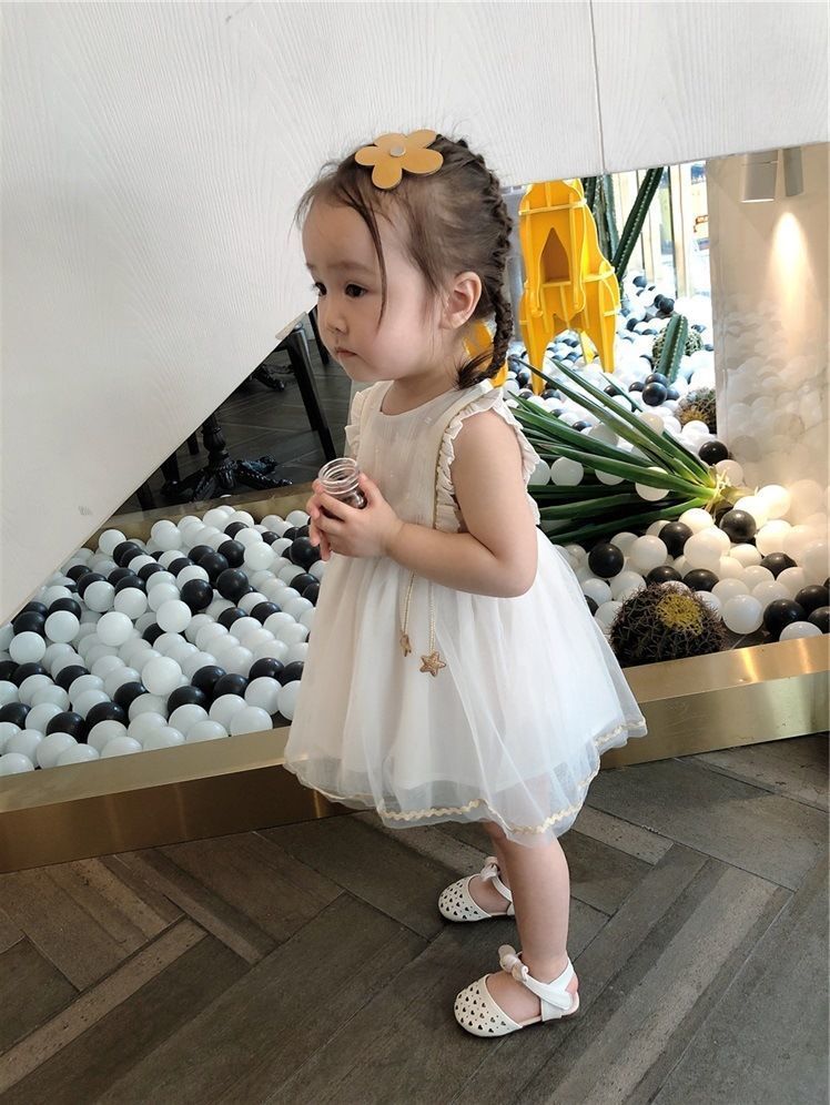 キッズファッション 星形チャーム付きフリル袖チュールドレス