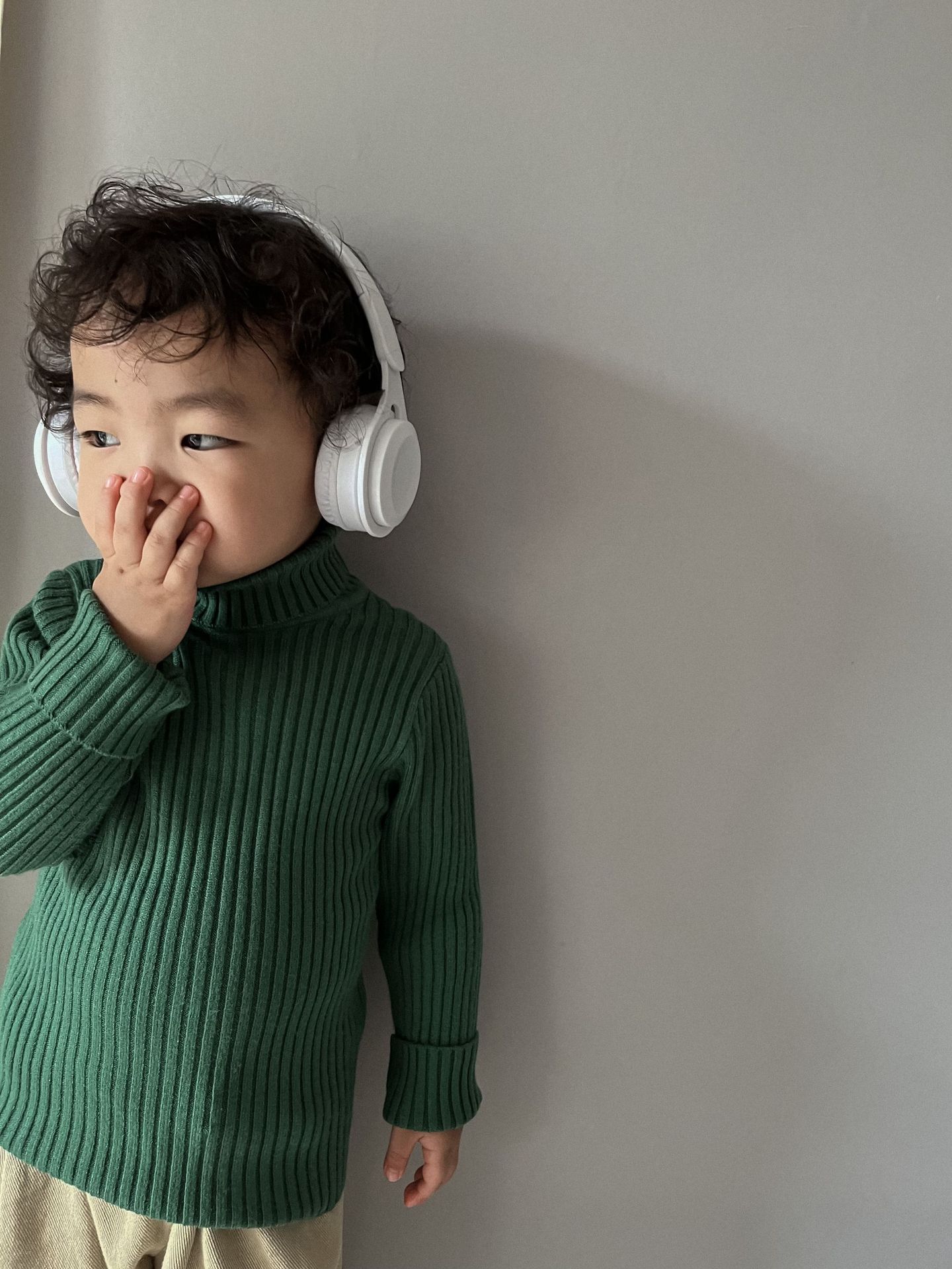 キッズファッション 縦リブ編みタートルネックニットセーター