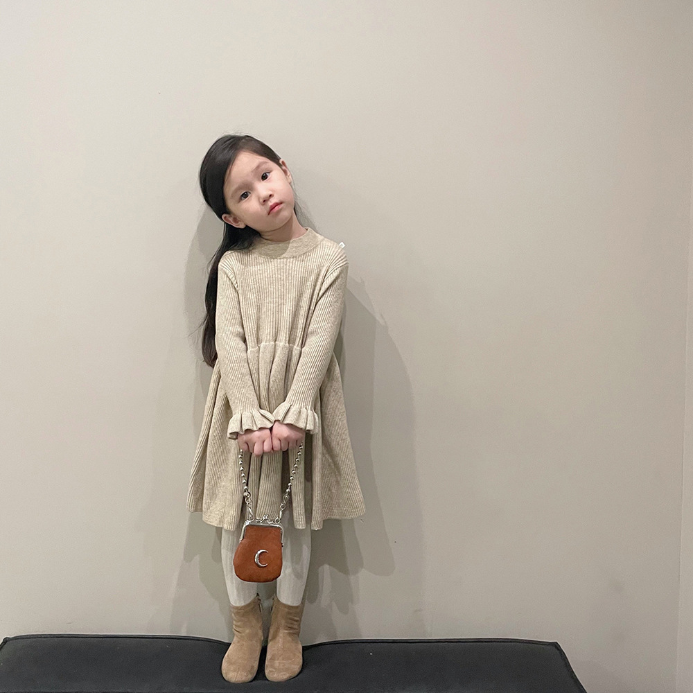 キッズファッション リブ編み長袖ふんわりフレア袖ワンピース