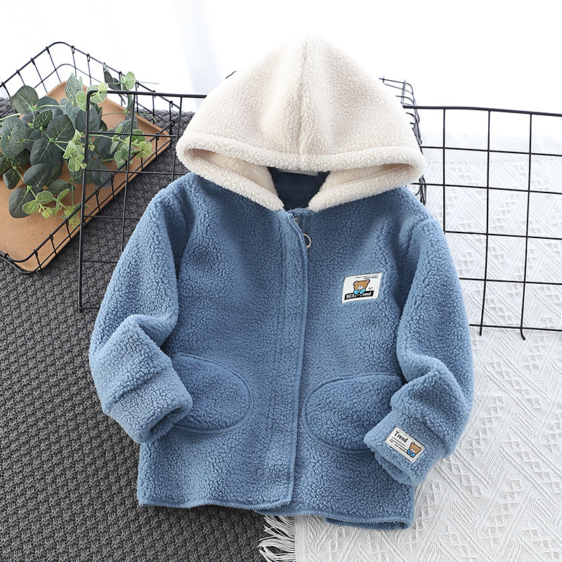 キッズファッション ふわふわボア素材のあったか子供用フード付きアウター