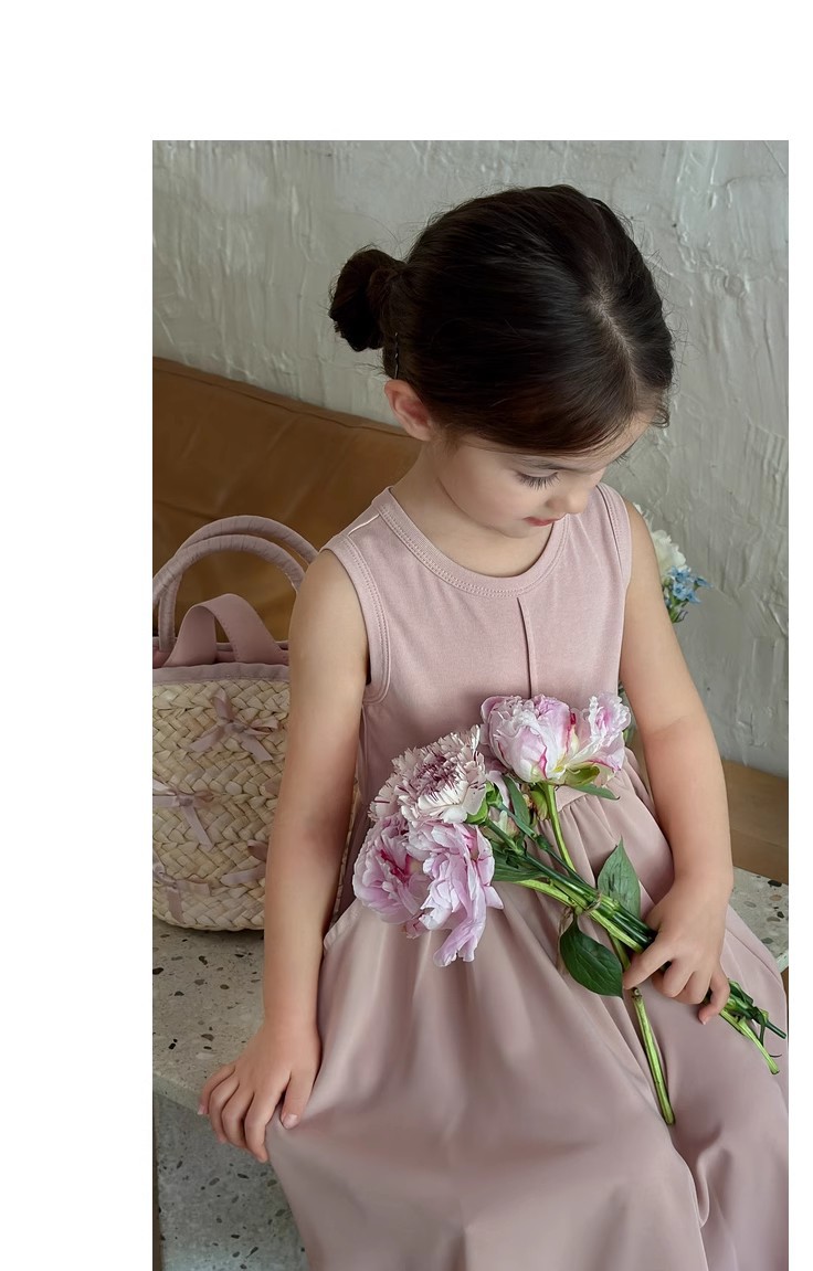 キッズファッション 上品な袖なしふんわりスカート子供用ワンピース