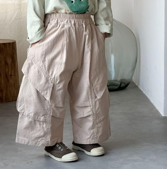 https://fulmo-img-server.com/everyday-kids-outfits/60dda6f2-b382-4797-aef9-cbb698718700.jpg