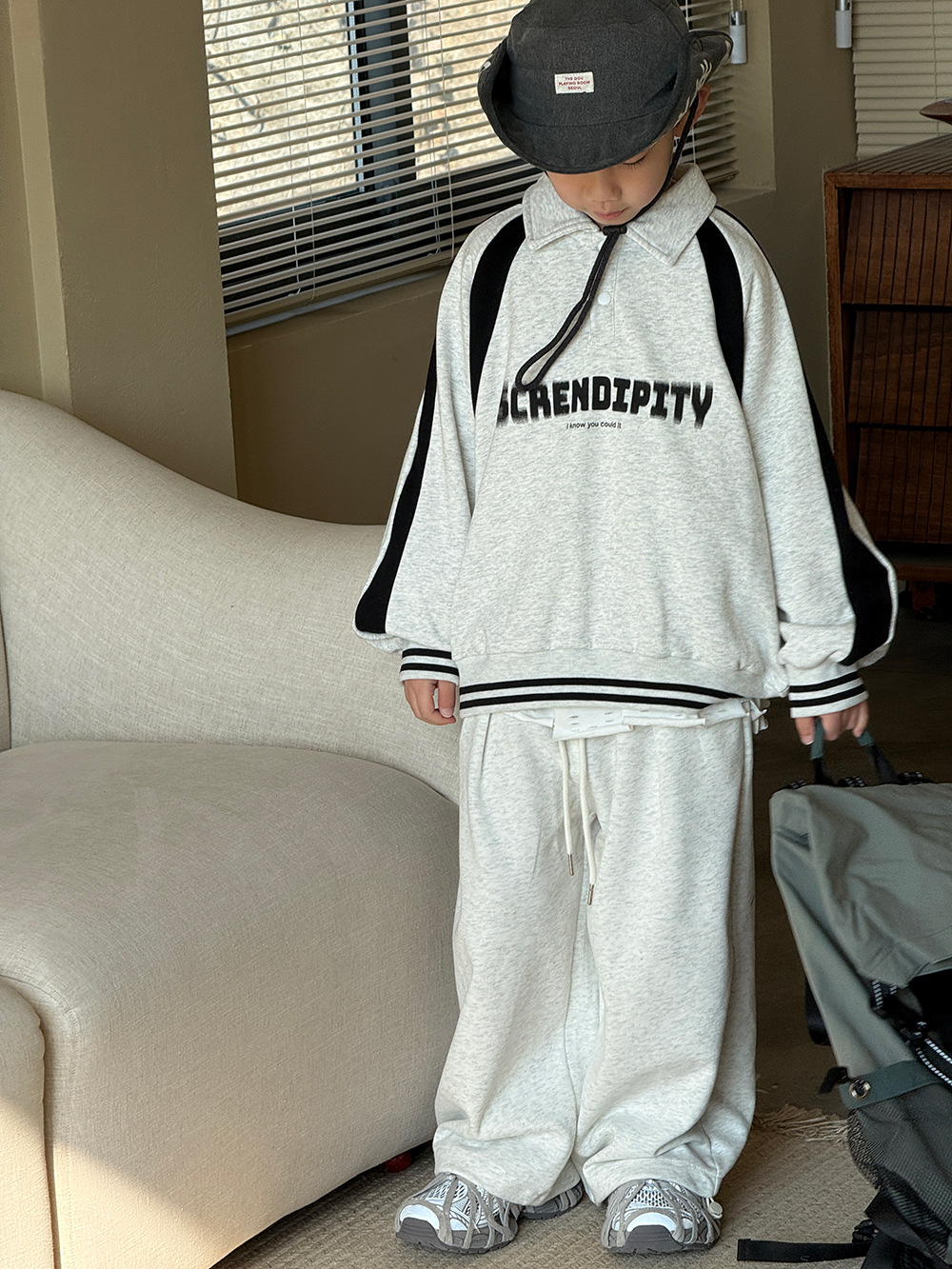 キッズファッション 裏起毛ワイドシルエットスウェットパンツ