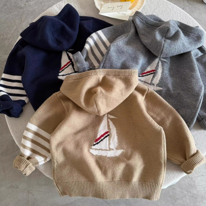 キッズファッション ヨット刺繍入りフード付きニット