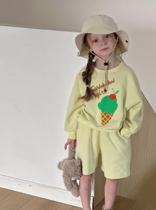 https://fulmo-img-server.com/everyday-kids-outfits/688e9efc-d915-4358-ba7c-4f5b0b39c50a.jpg