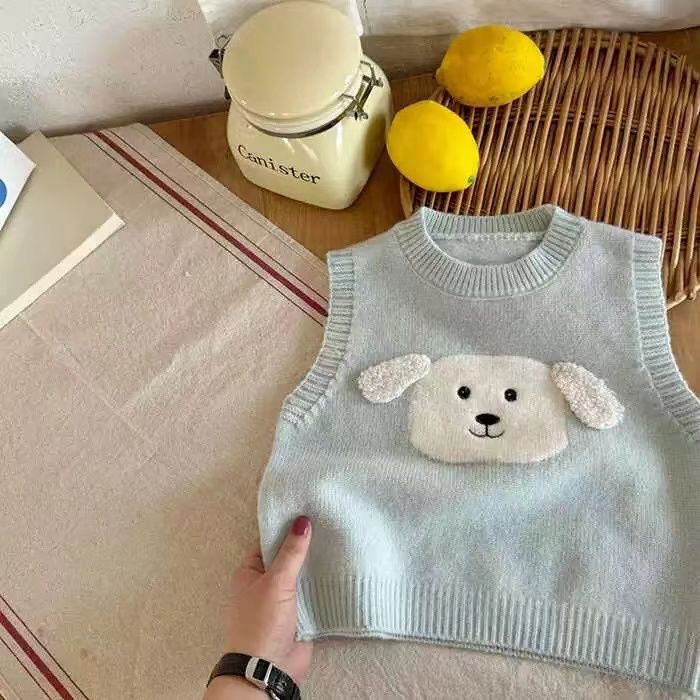 キッズファッション 愛らしい子犬顔ワンポイント袖なしニットベスト