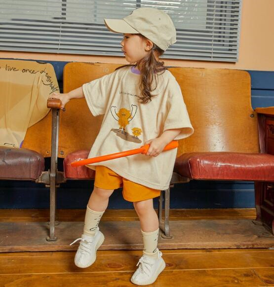 https://fulmo-img-server.com/everyday-kids-outfits/711715ad-52fe-41f9-894b-0aed9a76735a.jpg