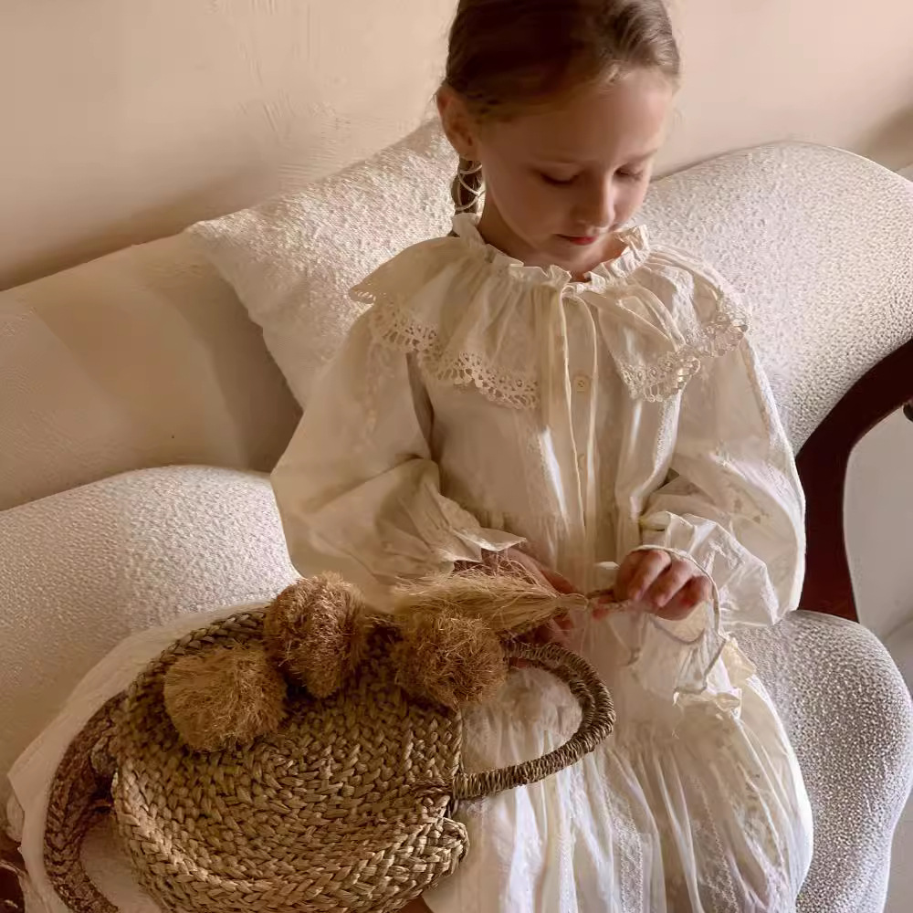 キッズファッション フリル襟レース装飾長袖ワンピース