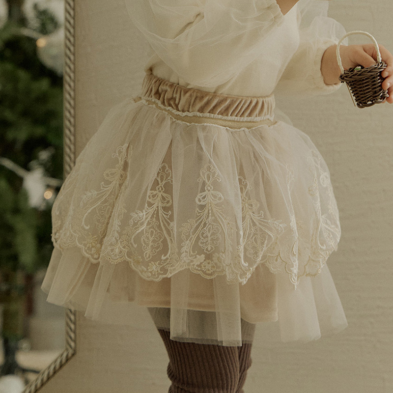 キッズファッション 花柄刺繍レース付き多層チュール姫様風スカート