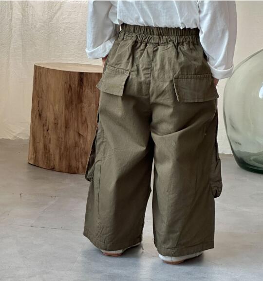 https://fulmo-img-server.com/everyday-kids-outfits/74778dad-99c3-4d0f-a82e-04565cee3596.jpg
