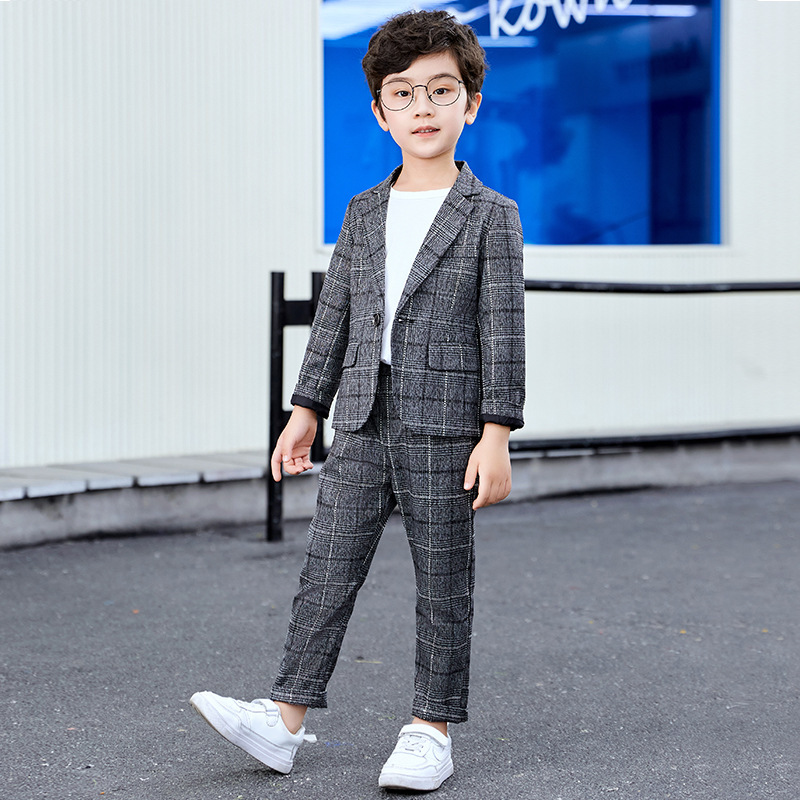 https://fulmo-img-server.com/everyday-kids-outfits/7670908b-c17d-45ad-bdc8-549760f5f905.jpg