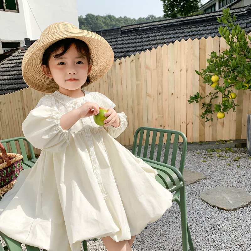 キッズファッション ふんわり袖のプリンセス風フリル付きワンピース