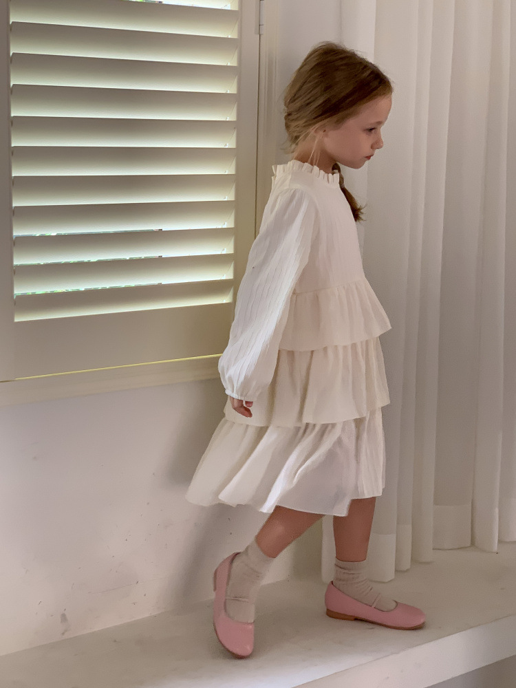 キッズファッション ふわふわ多層フリル長袖ワンピース