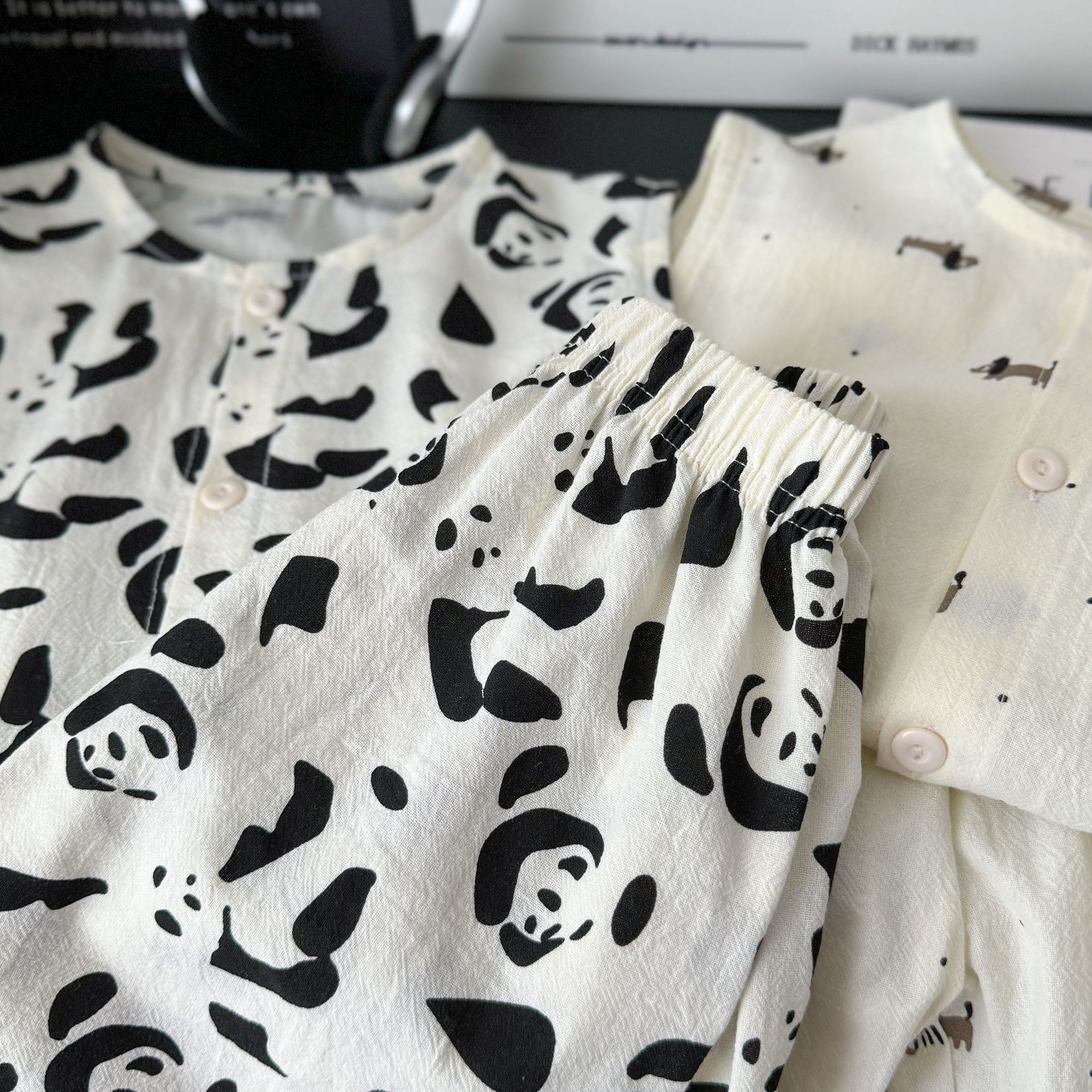 https://fulmo-img-server.com/everyday-kids-outfits/7b8a0e1f-5451-44a7-a14c-6daa92b6a64a.jpg