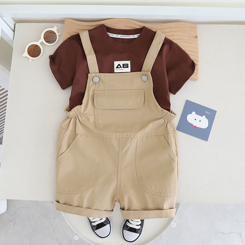 キッズファッション 可愛らしいサロペット風ショートパンツ