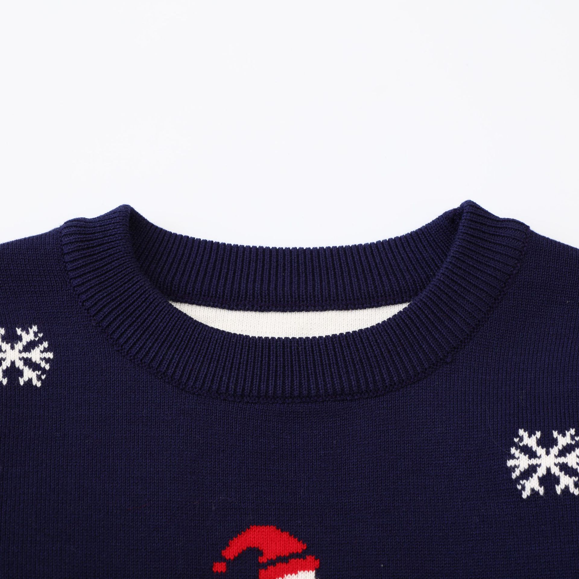 キッズファッション 聖夜樹と雪結晶刺繍の温かセーター