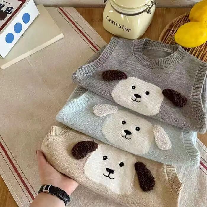 キッズファッション 愛らしい子犬顔ワンポイント袖なしニットベスト