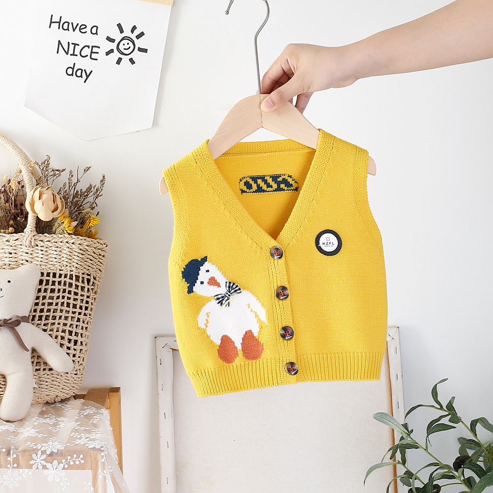 キッズファッション あひるちゃん刺繍のかわいいニットベスト
