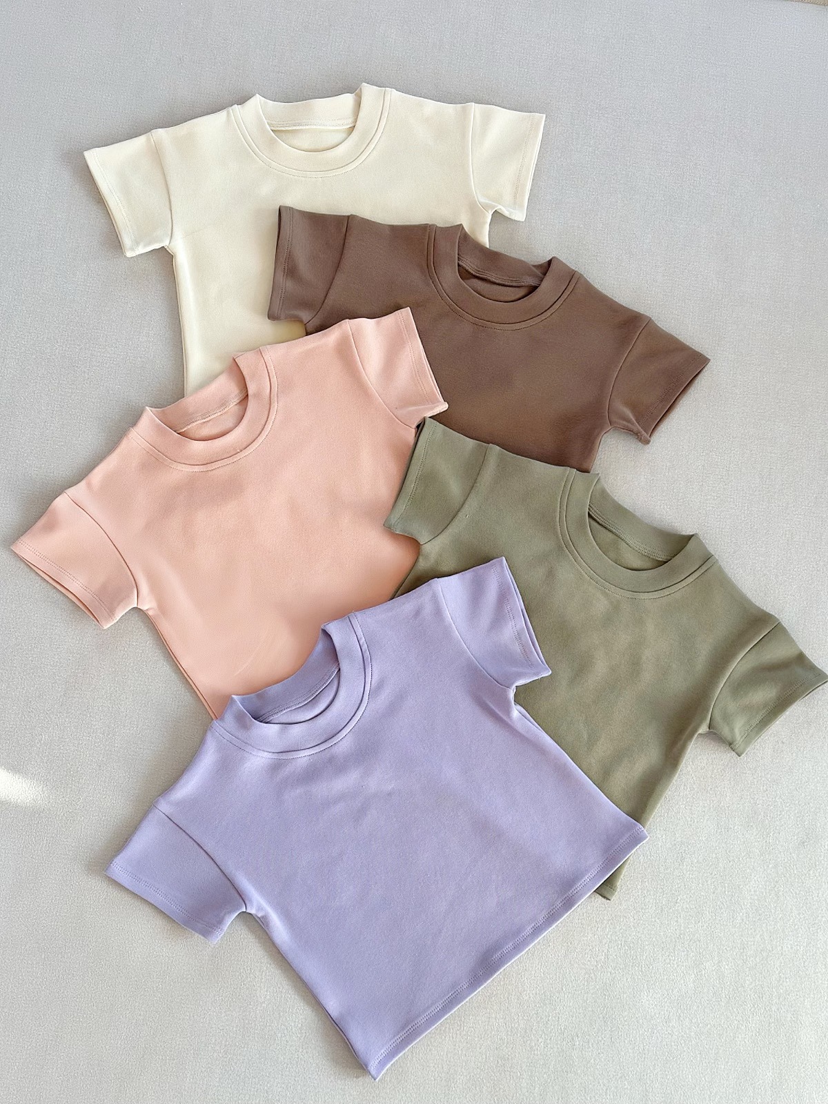 キッズファッション Tシャツ　ナチュラルカラー無地ベーシック半袖Tシャツ