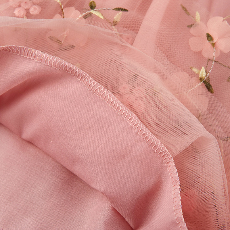 キッズファッション 花びら刺繍の透け感袖付きふんわりドレス