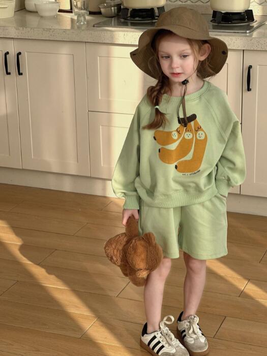 https://fulmo-img-server.com/everyday-kids-outfits/8661ebe6-2a8b-44b4-9d61-4e5486ad65fa.jpg