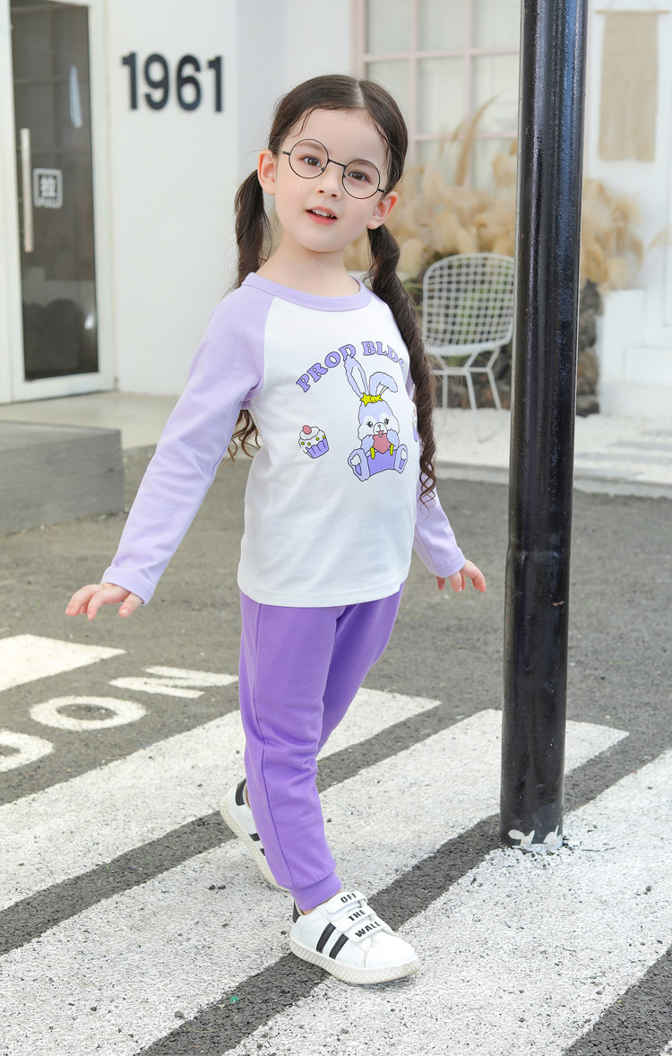 キッズファッション うさぎとカップケーキプリント長袖Tシャツ