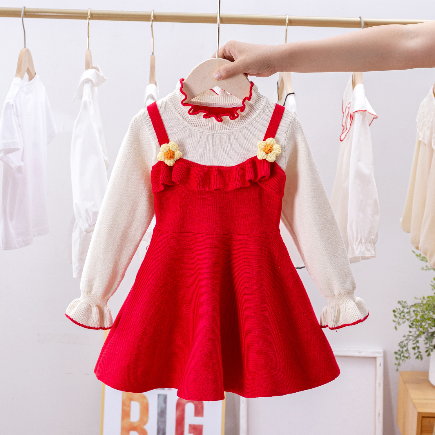 キッズファッション 花飾り付きニット重ね着風長袖ワンピース