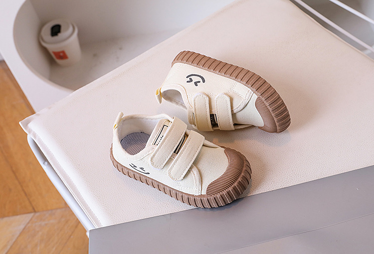 https://fulmo-img-server.com/everyday-kids-outfits/90760132-9392-48e5-bb44-3d92e114b10f.jpg