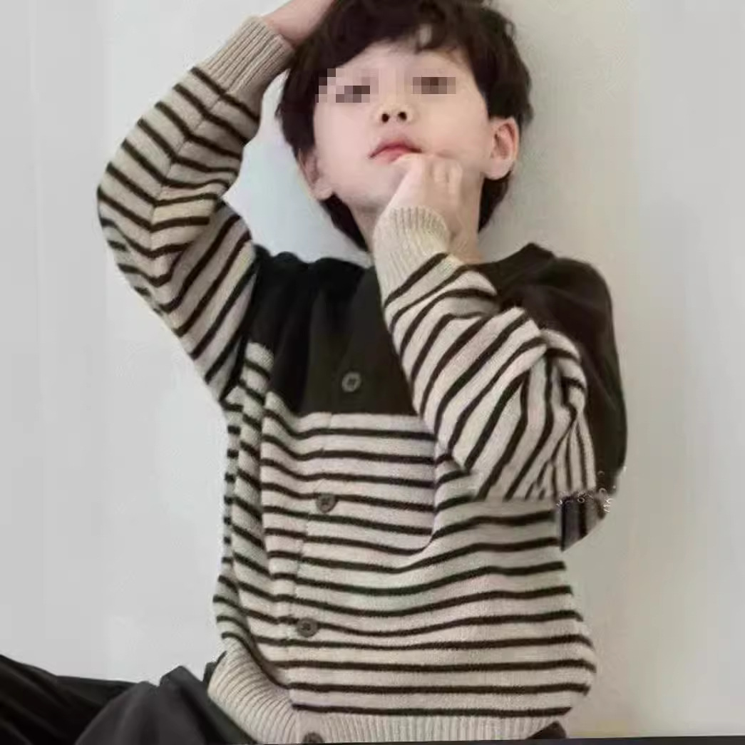 キッズファッション ボーダー切替ボタン付き丸首ニットカーディガン