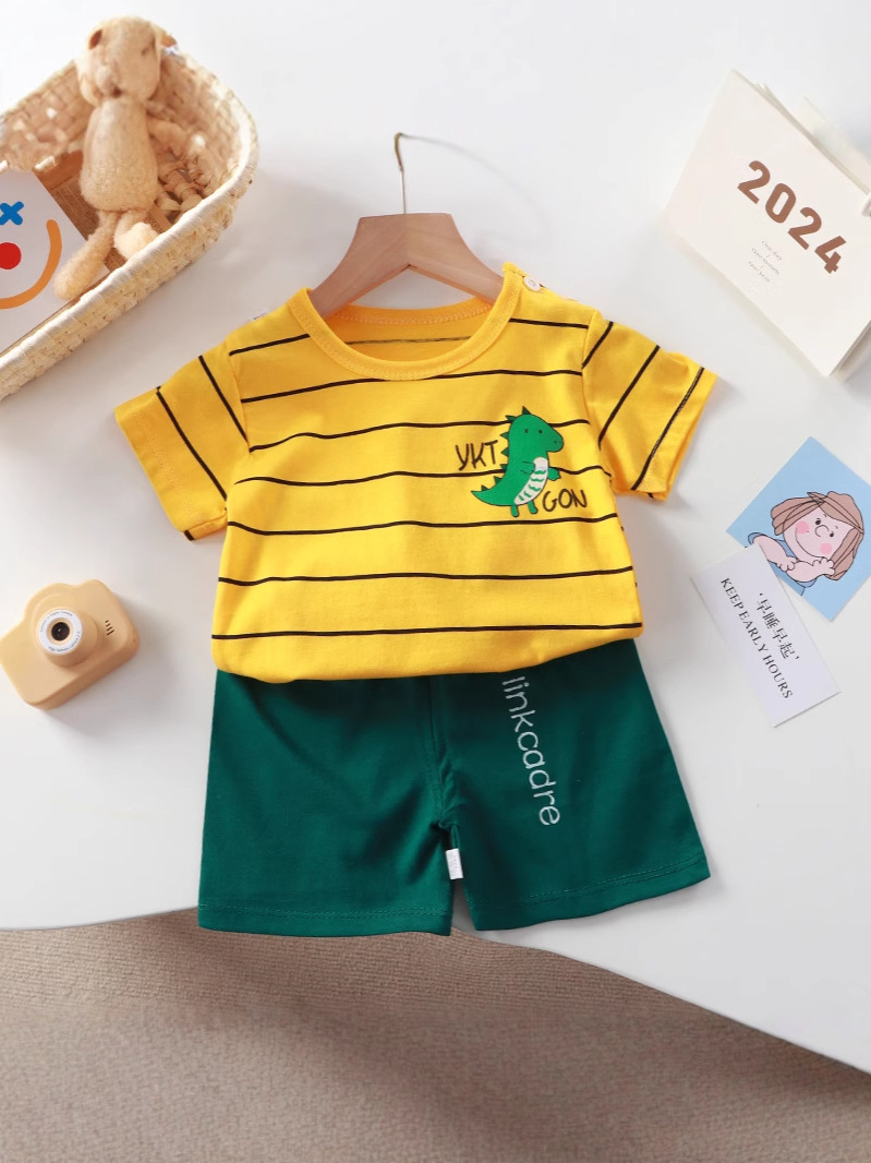 https://fulmo-img-server.com/everyday-kids-outfits/970240c9-06b9-4dfa-8eaa-0ce213079845.jpg