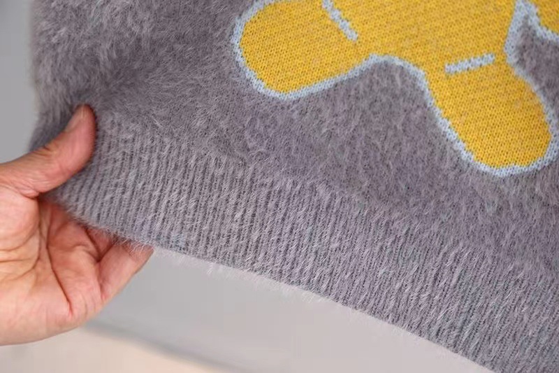 キッズファッション くまさん雪の結晶編み込み丸首長袖セーター