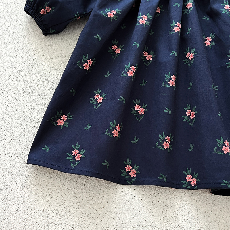 キッズファッション 小花柄刺繍レース衿付き長袖ワンピース