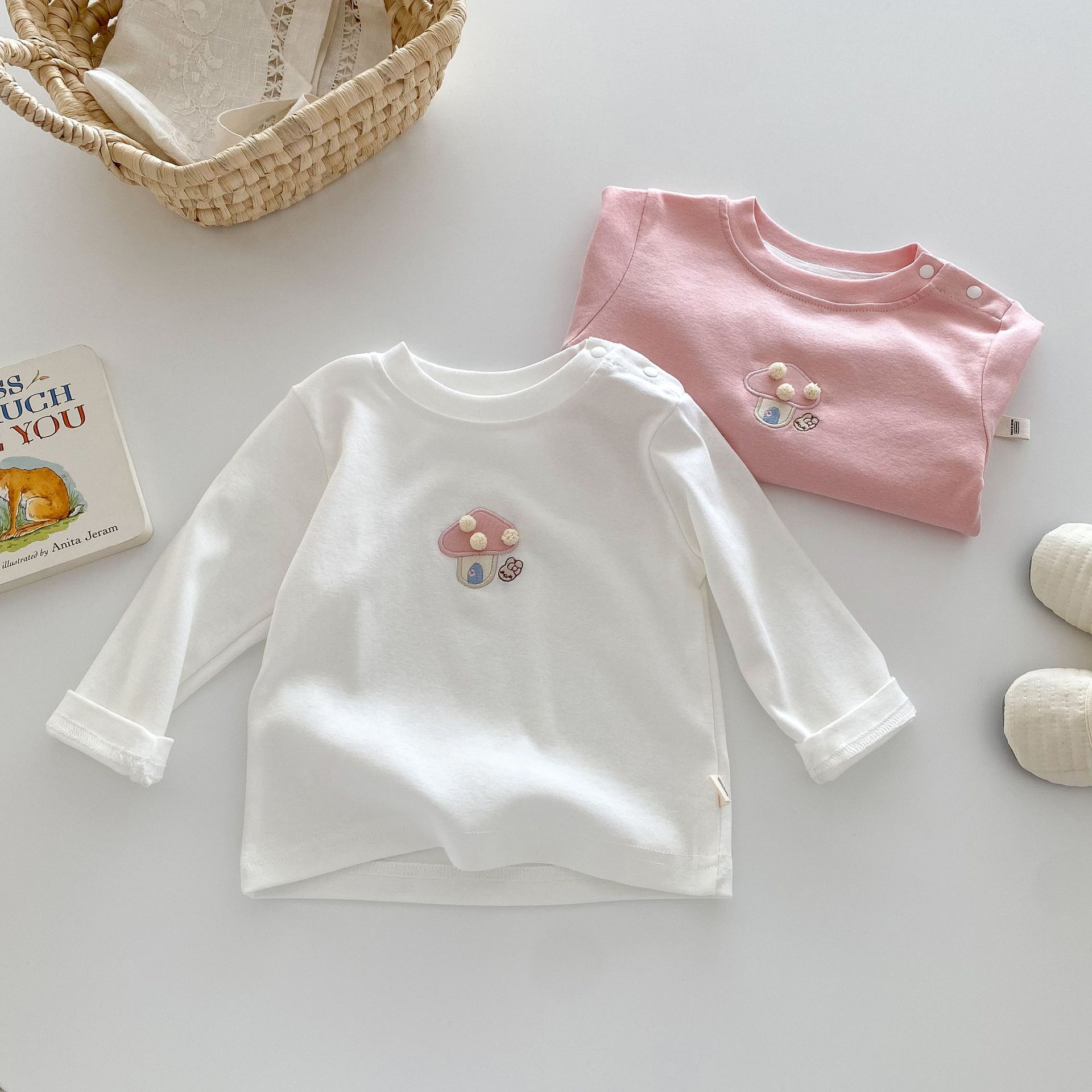 キッズファッション きのこ刺繍長袖ロンパース