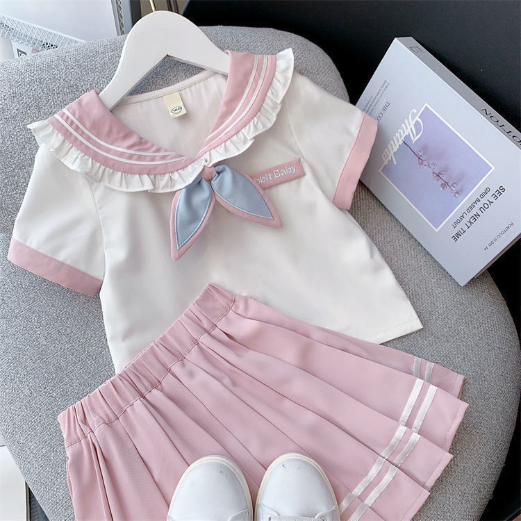 https://fulmo-img-server.com/everyday-kids-outfits/a6c29adc-f652-4e5e-8216-10d2465a5c50.jpg