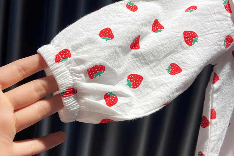 キッズファッション いちご柄フリル襟長袖シャツ