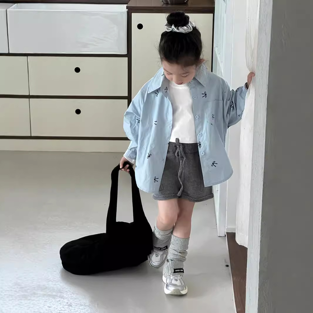 https://fulmo-img-server.com/everyday-kids-outfits/aa9624b0-9e09-422d-b75f-38a4cd063f1e.jpg