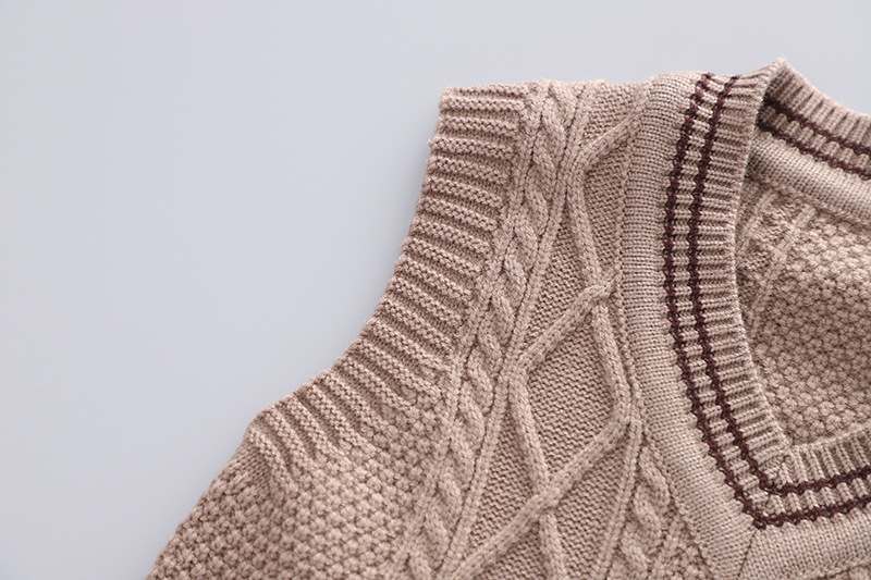 キッズファッション ケーブル編みニットベスト チェックシャツ三点セット