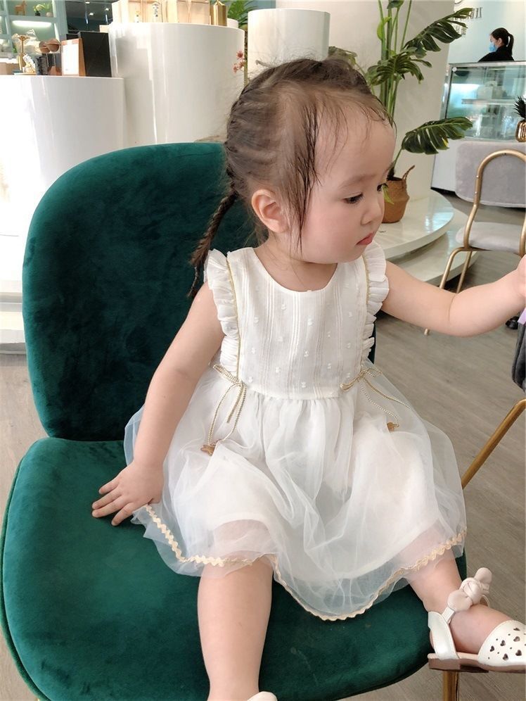 キッズファッション 星形チャーム付きフリル袖チュールドレス